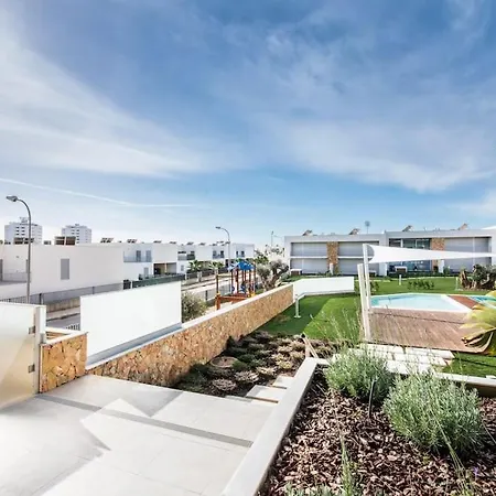 Modern With Terrace In Apartmán