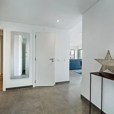 Modern With Terrace In Apartment *