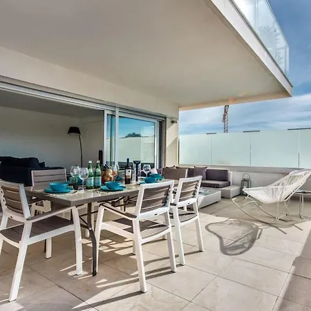 Apartment Modern With Terrace In